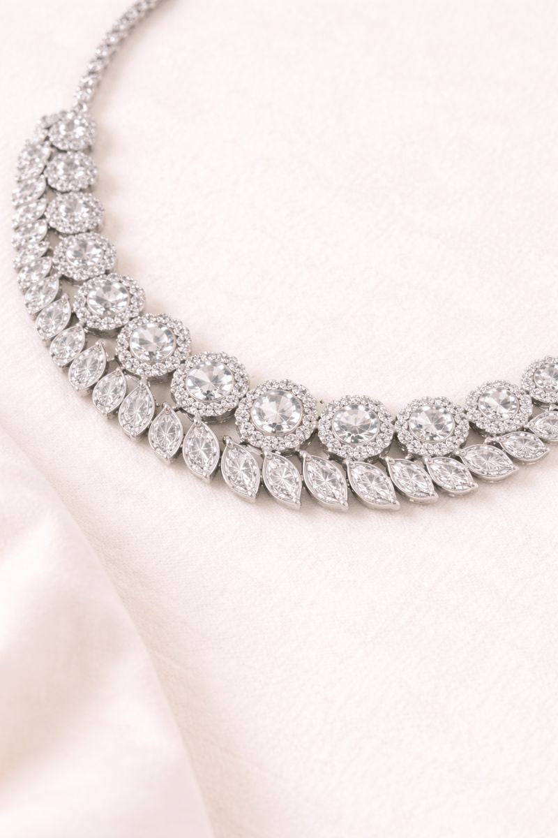 Elara Silver Bloom Necklace Set